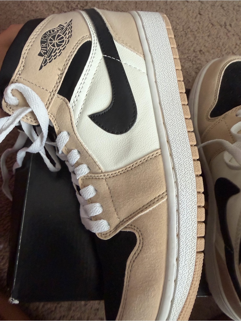 women's Nike Air Jordan 1 Mid Desert Sail sneakers - Picture 6 of 8
